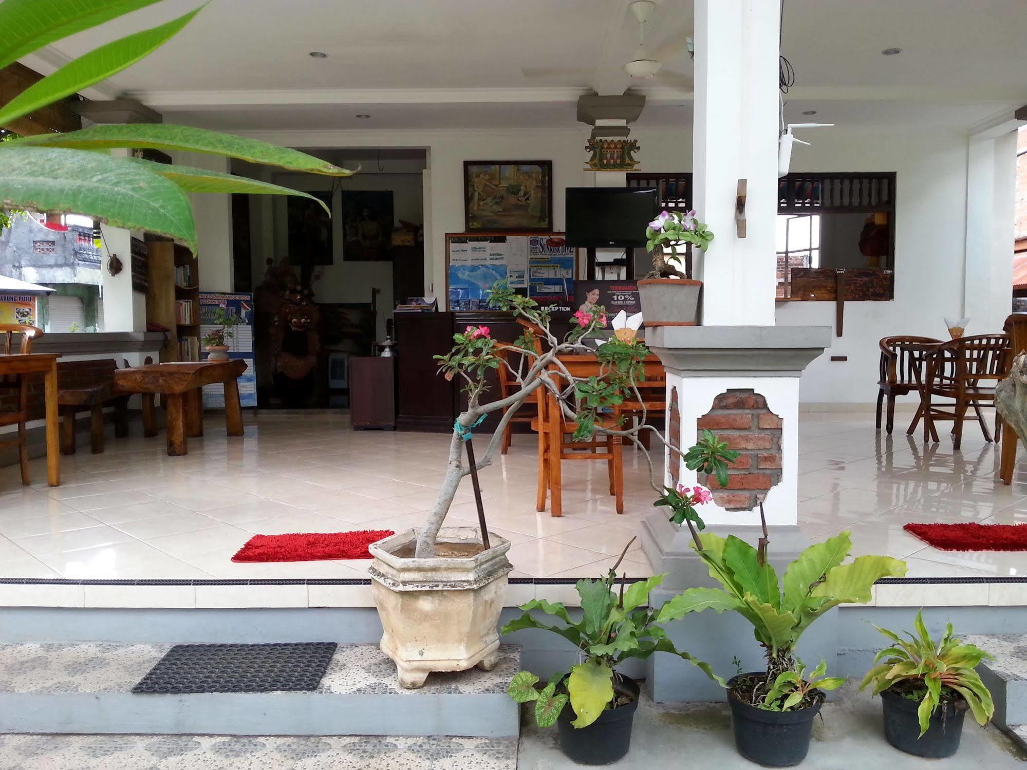 Puri Mandhara Lovina Hotel Bagian luar foto